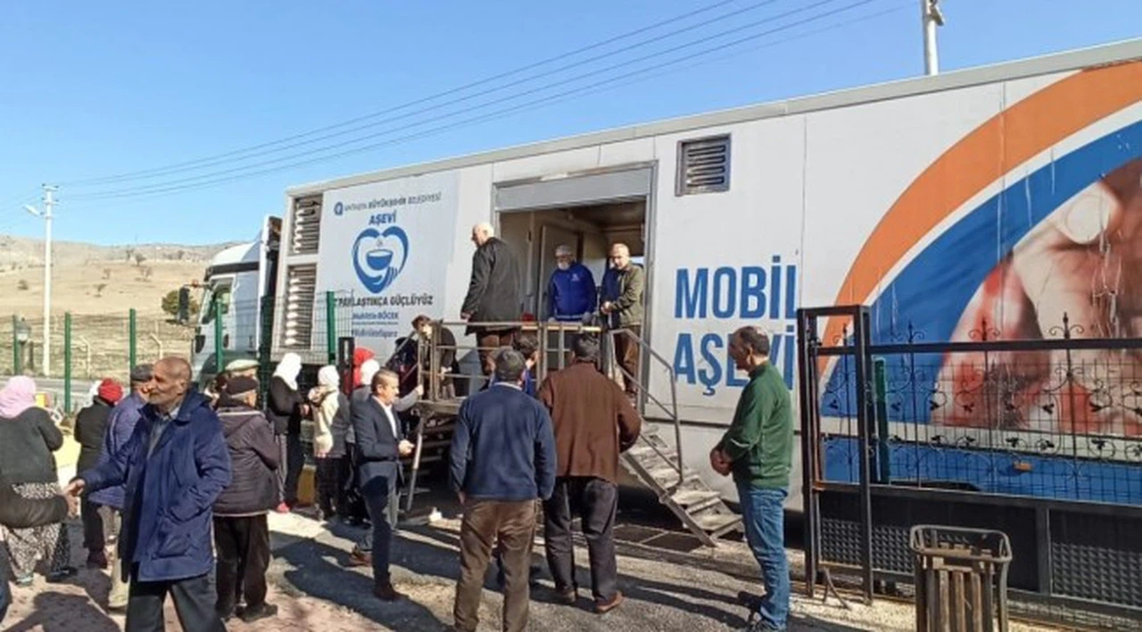Antalya Büyükşehir ekipleri deprem bölgesinde