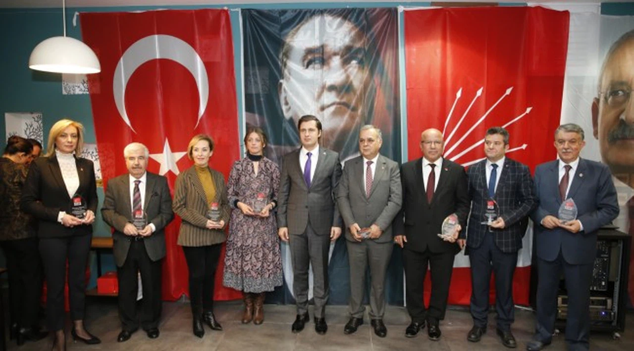 CHP Genel Başkan Yardımcıları İzmir’den Seslendi