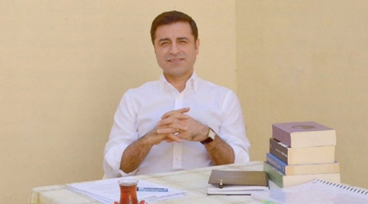 Demirtaş: Türkiye toplumunun ezilenleri, demokrasi yanlıları bugünlerde bir araya gelemiyorsa, bir daha asla bir arada duramaz