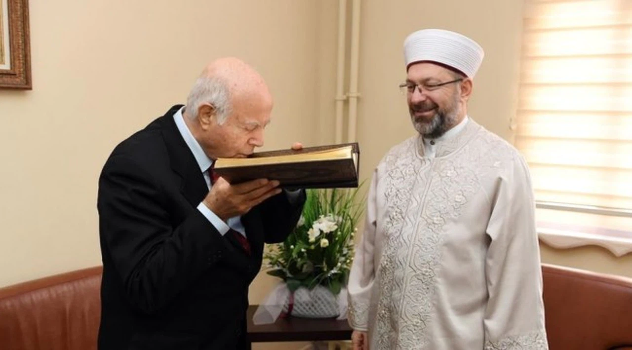 Diyanet İşleri Başkanı Erbaş, Cem Vakfı'nı ziyaret etti: 'Kuran-ı Kerim hepimizin kitabı'