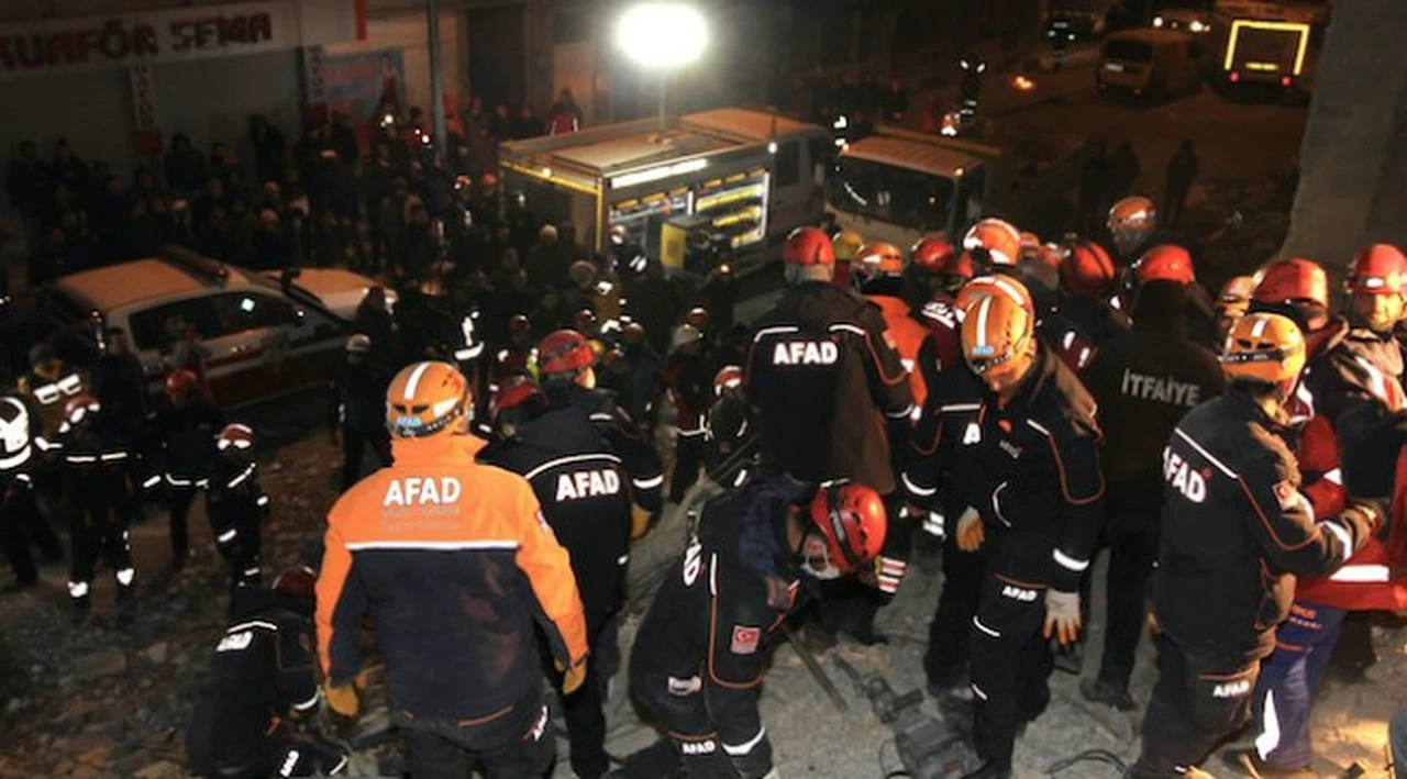 Elazığ depremi: Nasıl bağış ve yardım yapılır, depremde neler yapılmalı?