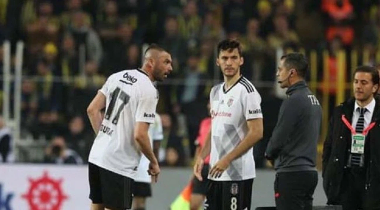 İddia: Cüneyt Çakır, 'Burak Yılmaz'a neden kart göstermedin?' diye soran 4. hakeme 'Bilmediğin şeyler var, karışma' dedi