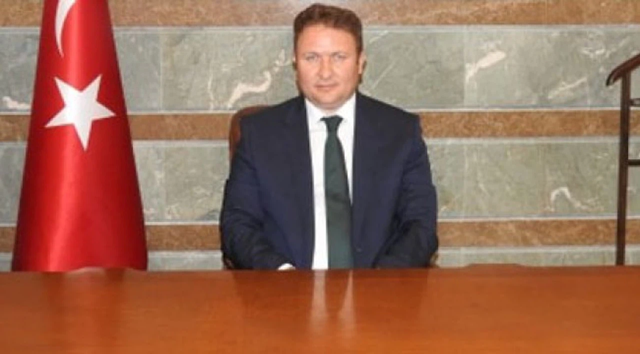 Kayyum geri adım attı