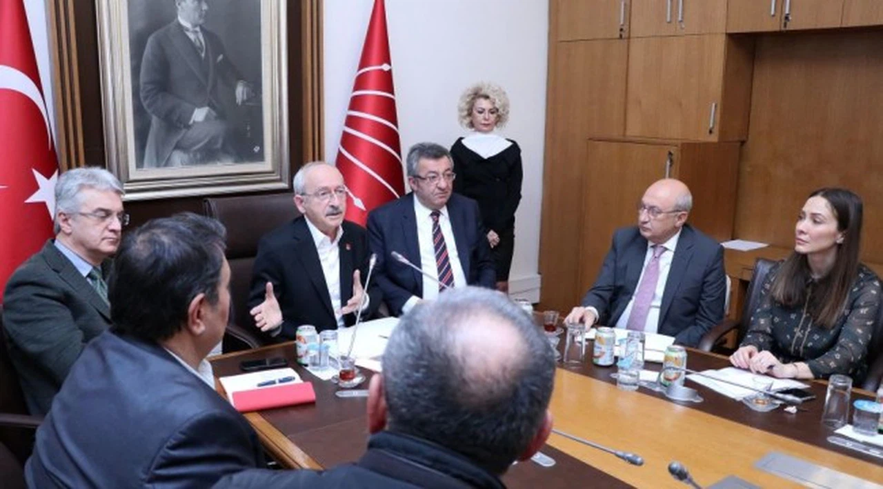 Kombassan Holding mağdurlarıyla görüşen Kılıçdaroğlu: 3 tane müteahhit batmasın diye dünyanın parasını verdiler