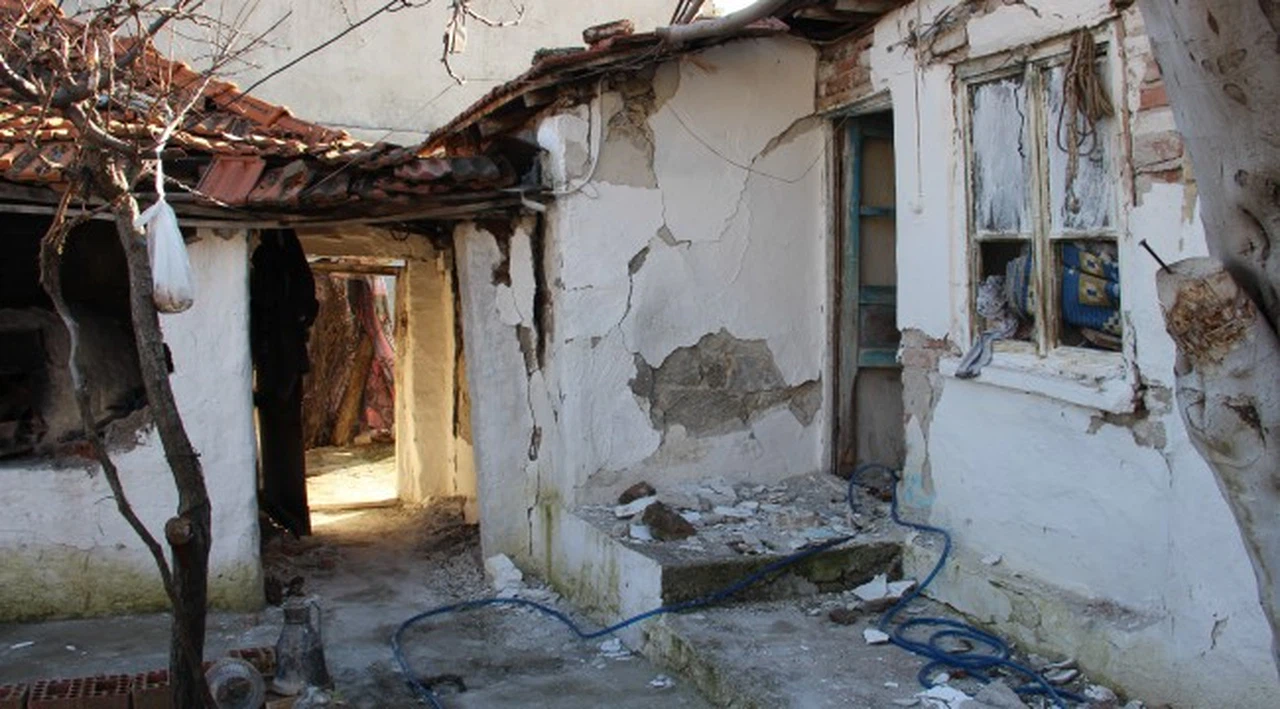 Manisa beşik gibi sallanmaya devam ediyor