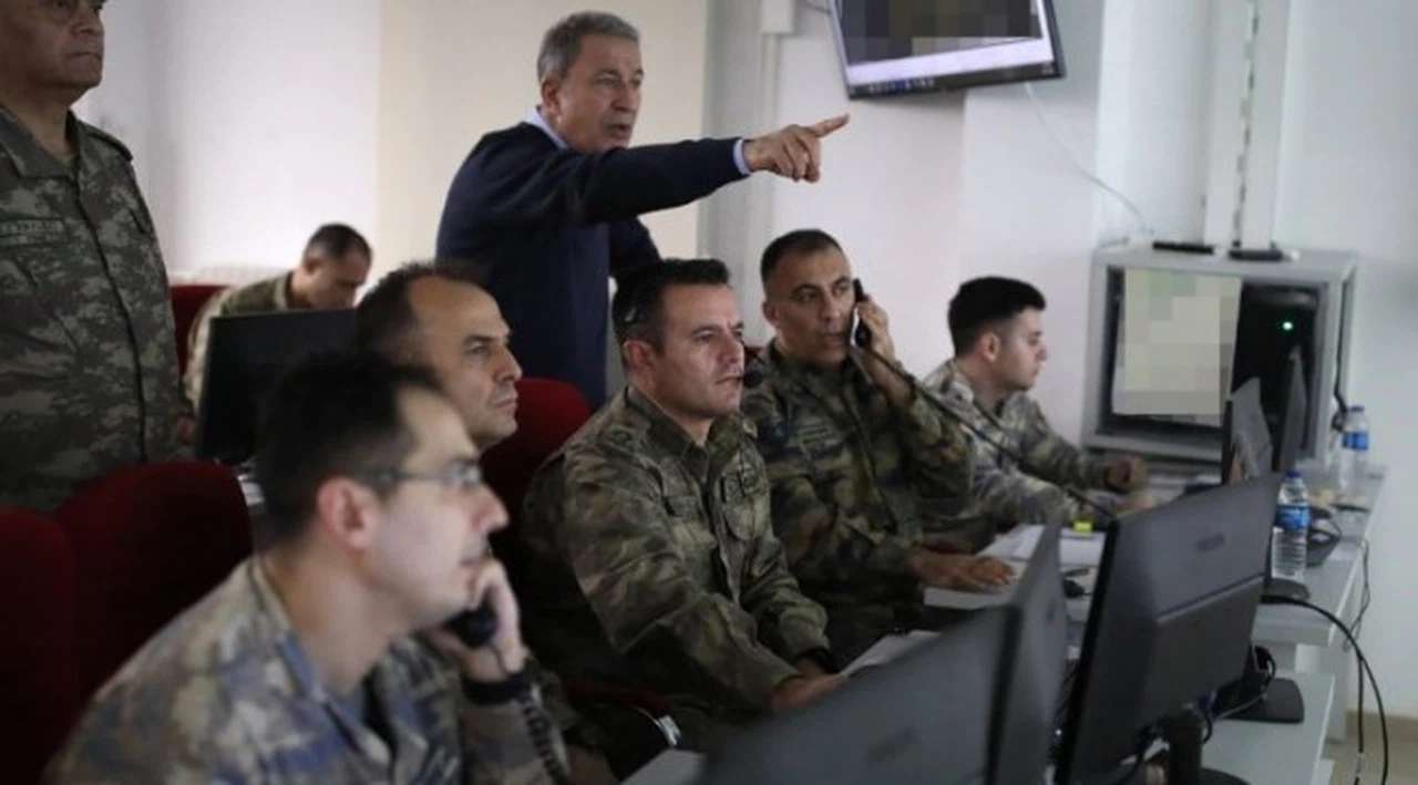 Akar: Hain saldırı sonrasında 200’ü aşkın rejim hedefi ağır ateş altına alındı