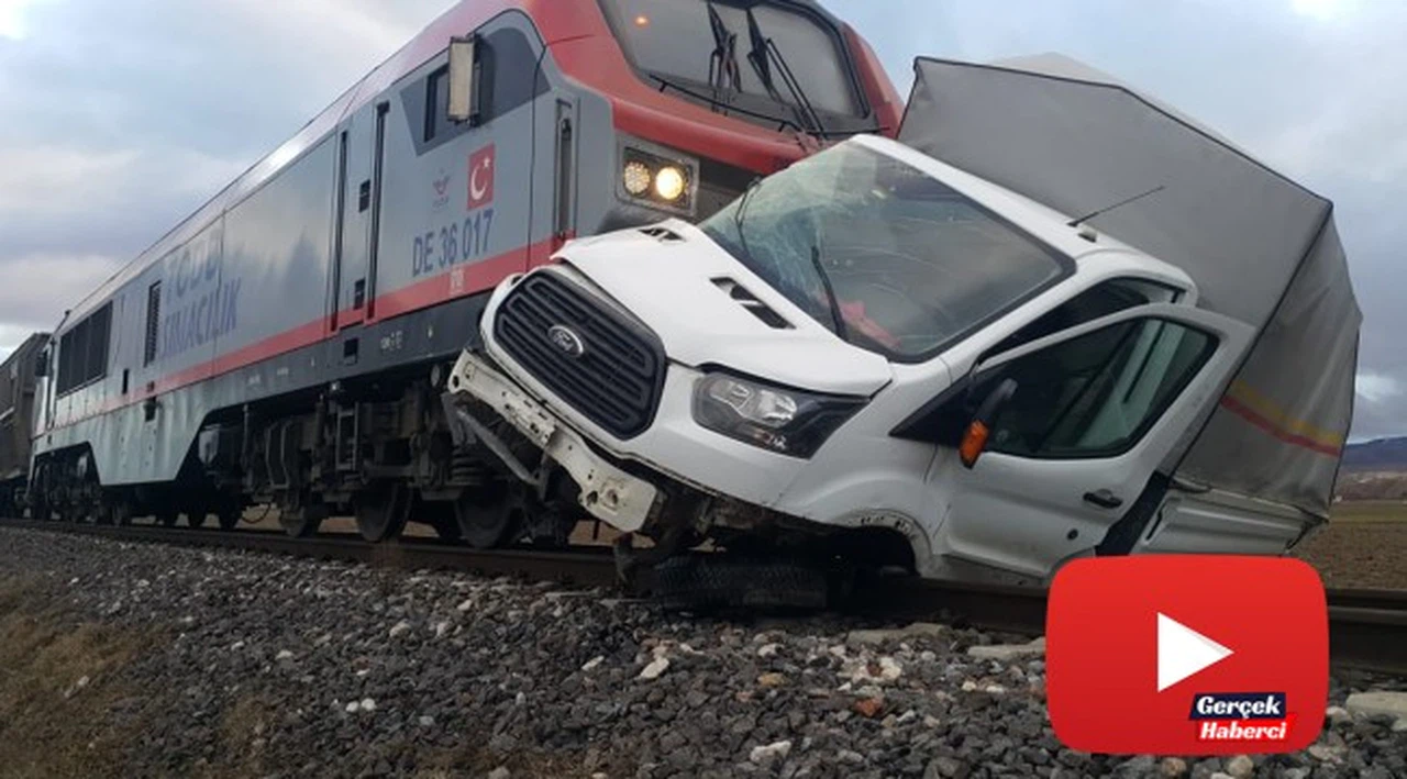 Bariyerleri kırıp geçmeye çalıştığı sırada tren çarptı