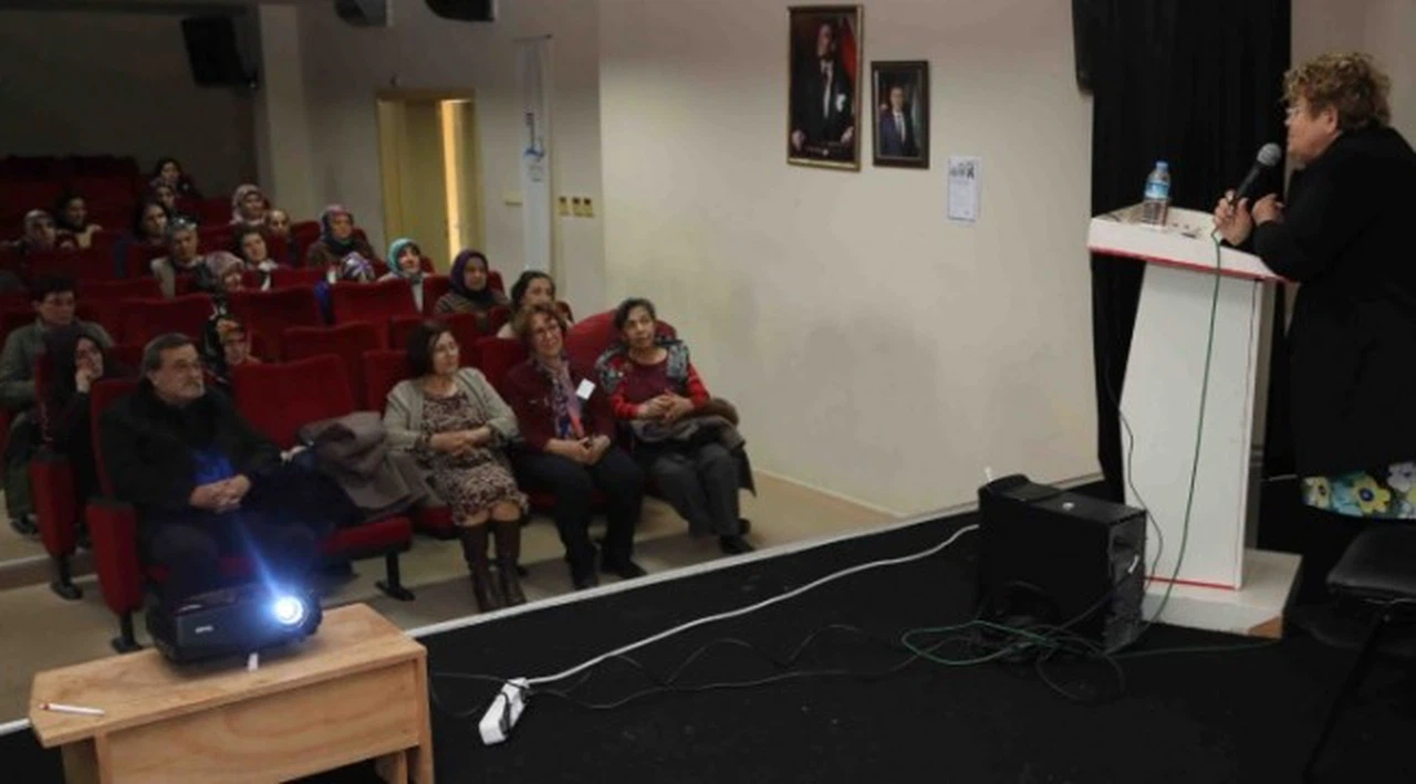 Bayraklı'da ailelere iletişim semineri