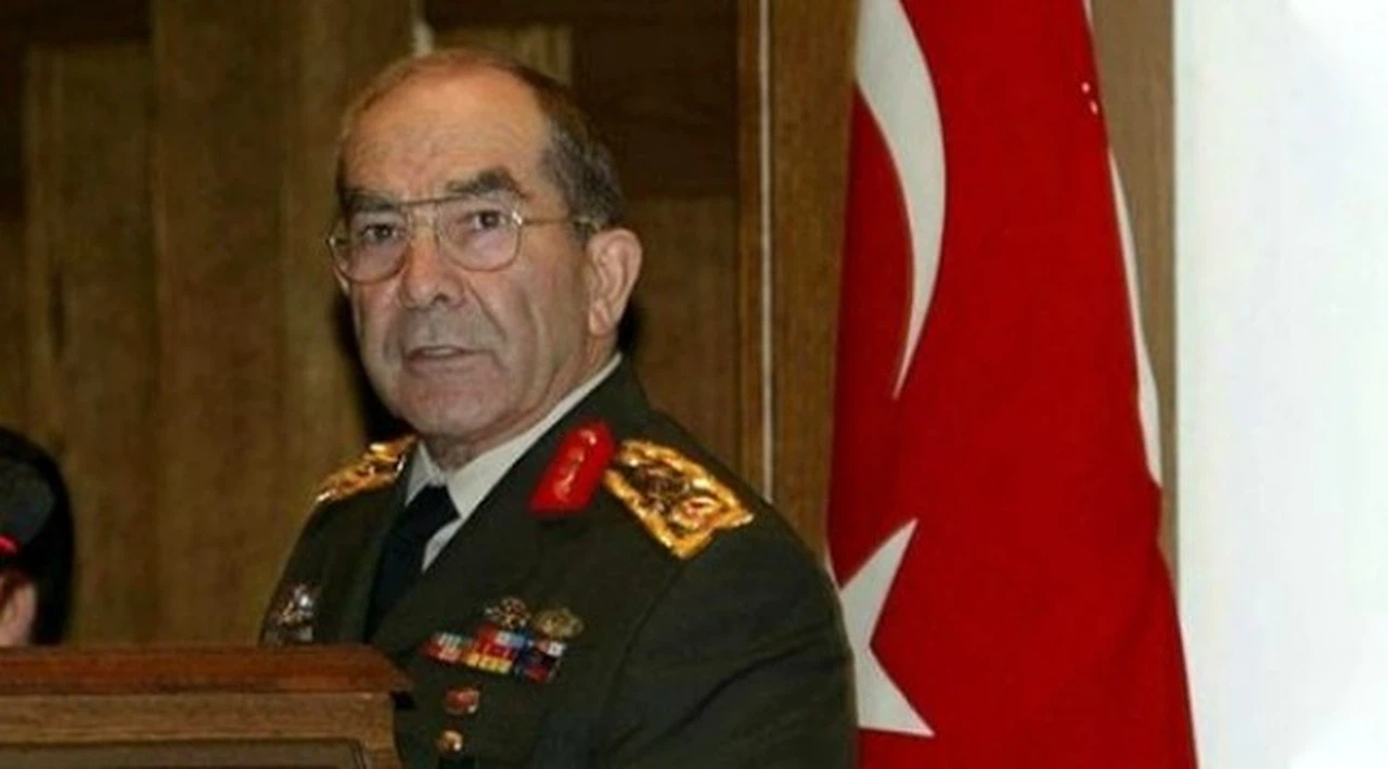 Emekli Orgeneral Hilmi Özkök'den "FETÖ'cüler ordudan neden tasfiye edilmedi?" eleştirisine yanıt