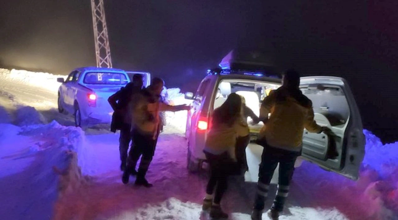 Hamile kadının yardımına belediye ekipleri yetişti