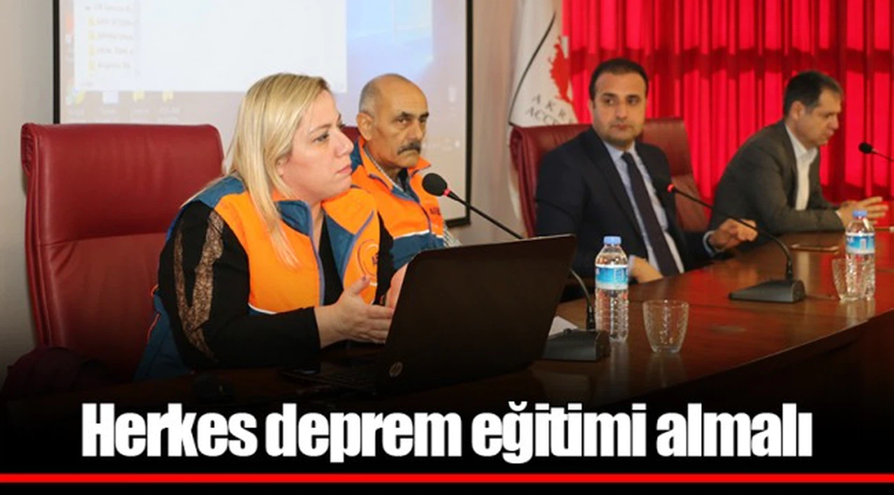 Herkes deprem eğitimi almalı