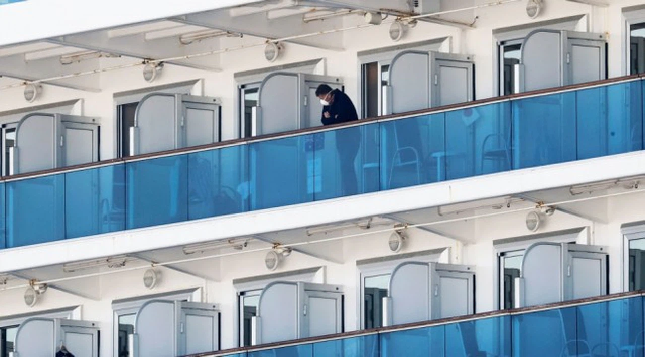 Japonya'da karantina altındaki gemide 70 yolcuda daha koronavirüs tespit edildi