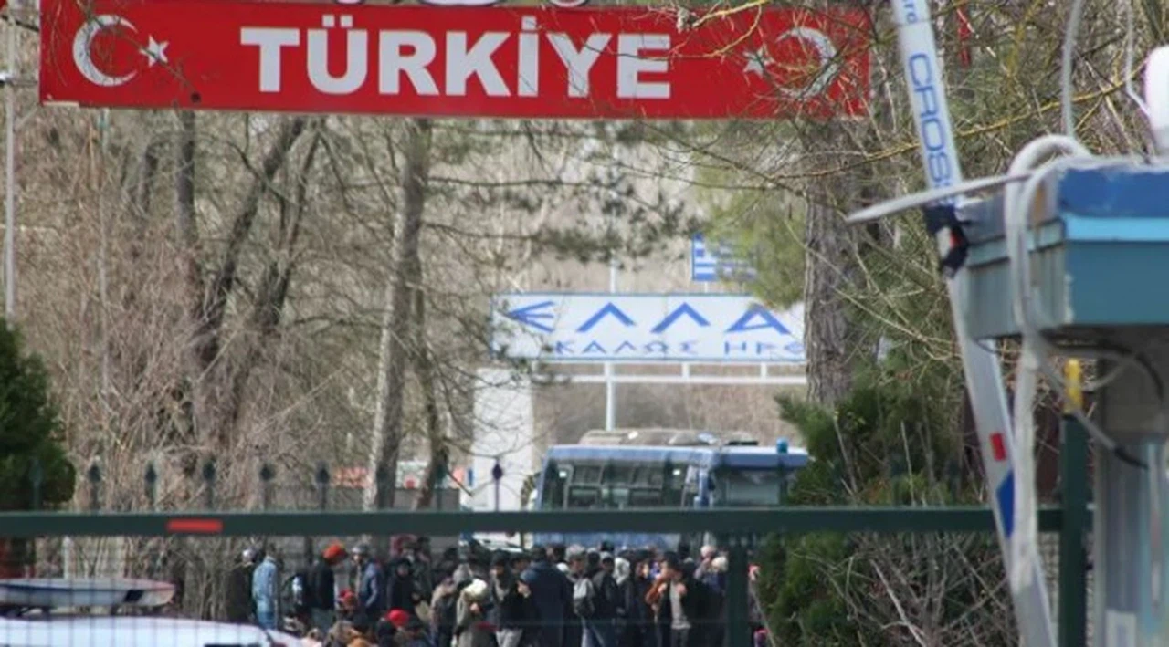 Pazarkule Sınır Kapısı geçişlere kapatıldı