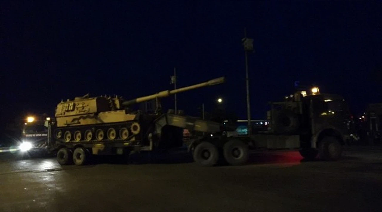 Suriye sınırına tank ve zırhlı iş makineleri sevk edildi