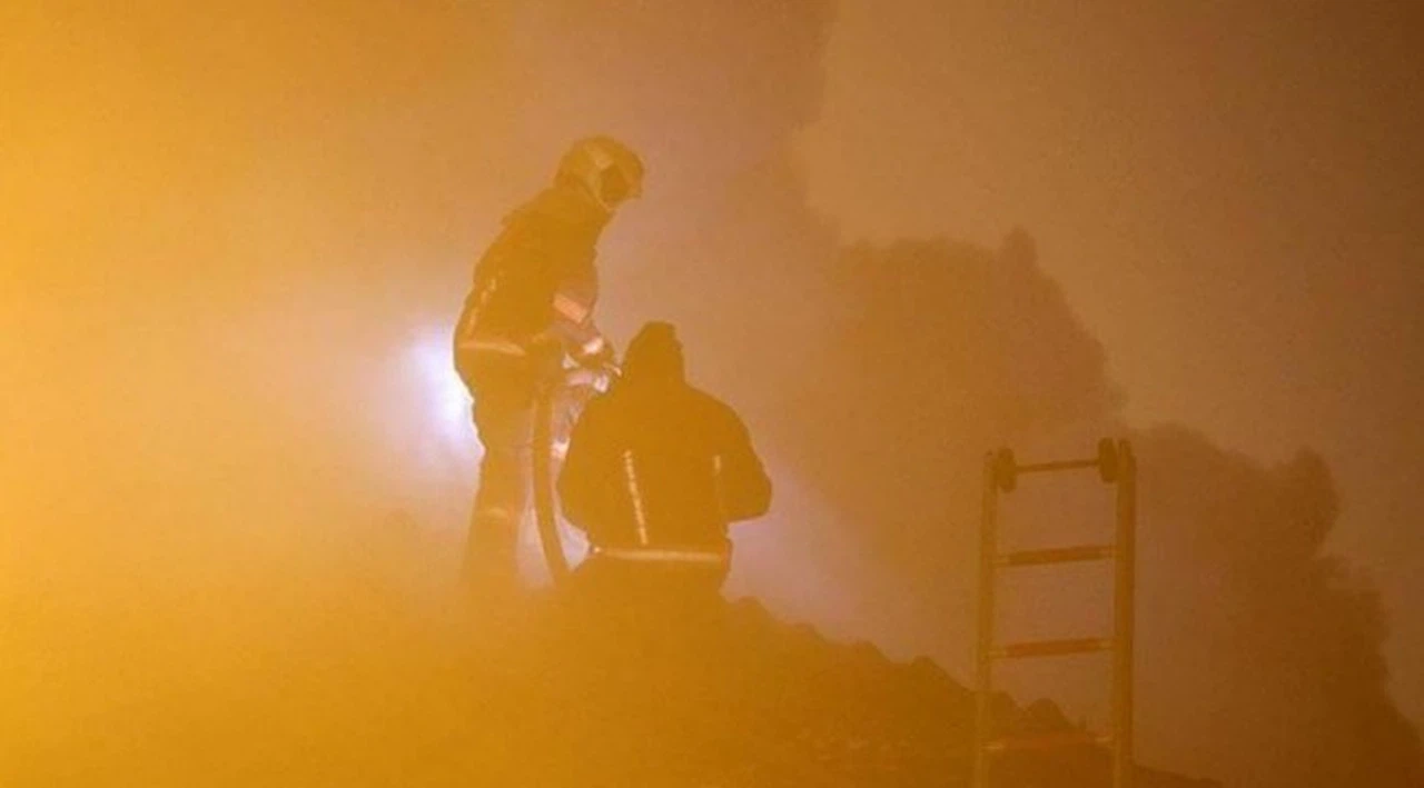 Tuzla'da askeri alanda yangın çıktı