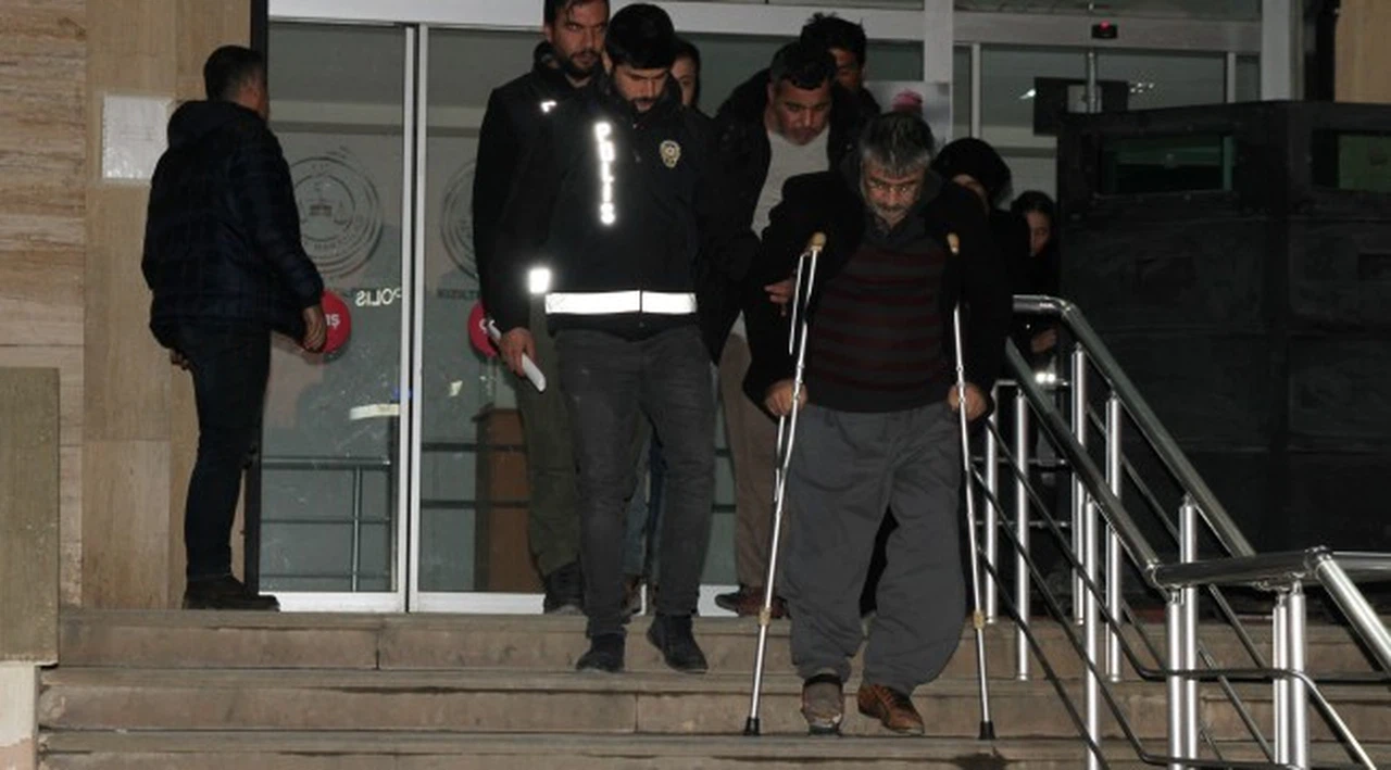 Yaşlı erkekleri Suriyeli kadınlarla evlendirme vaadi ile kandıran 6 çete üyesi tutuklandı