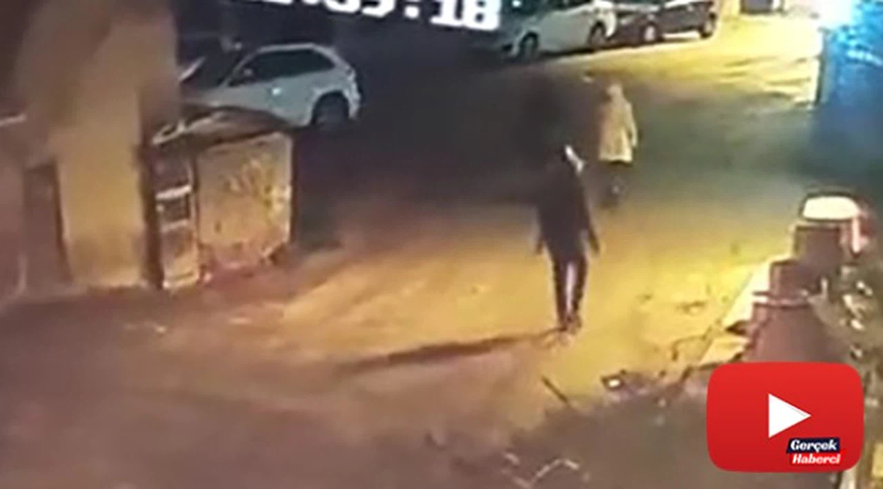 Yaşlı kadının çantasını çalan kapkaççı kamerada