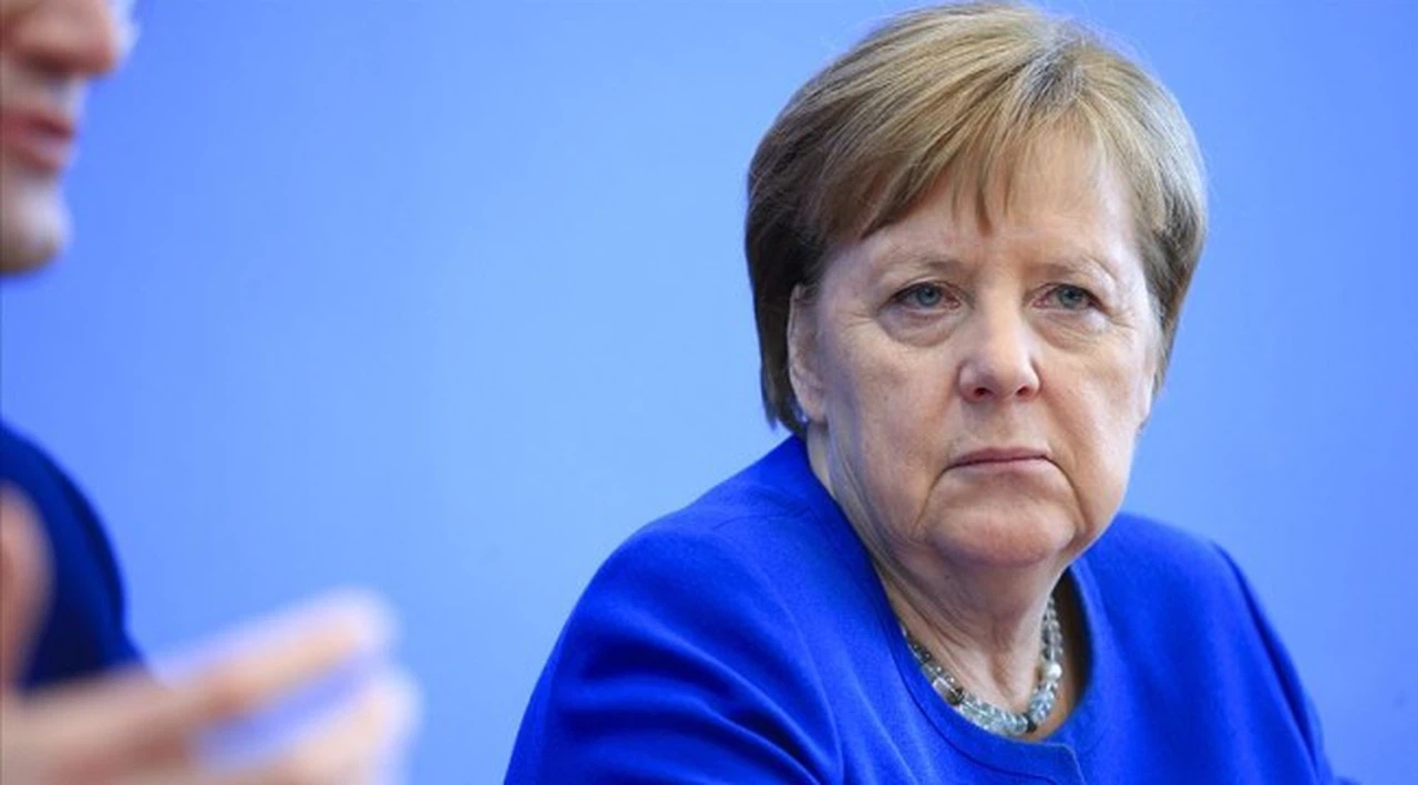 Angela Merkel kendini karantinaya aldı