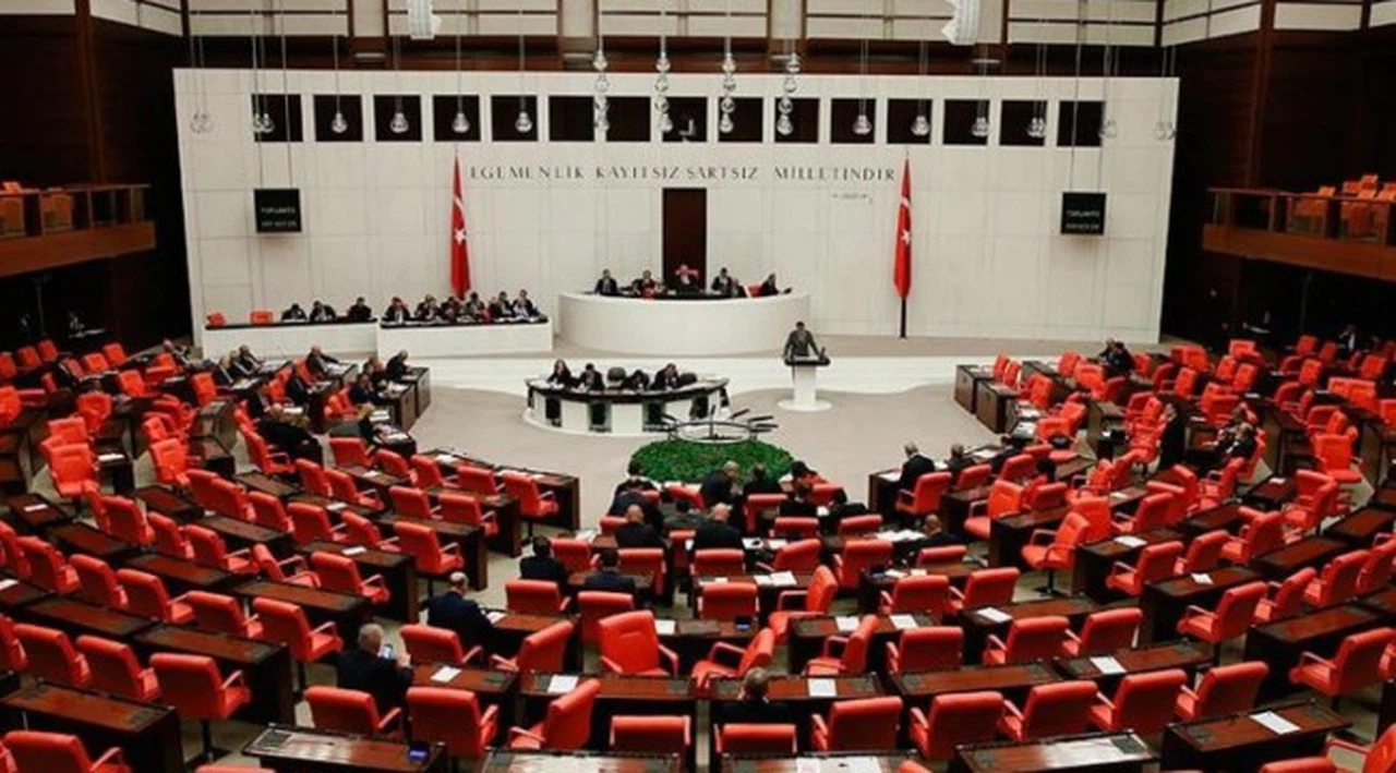 Deniz Zeyrek: Bazen iktidar ve destekçilerinin işi gerçekten zor