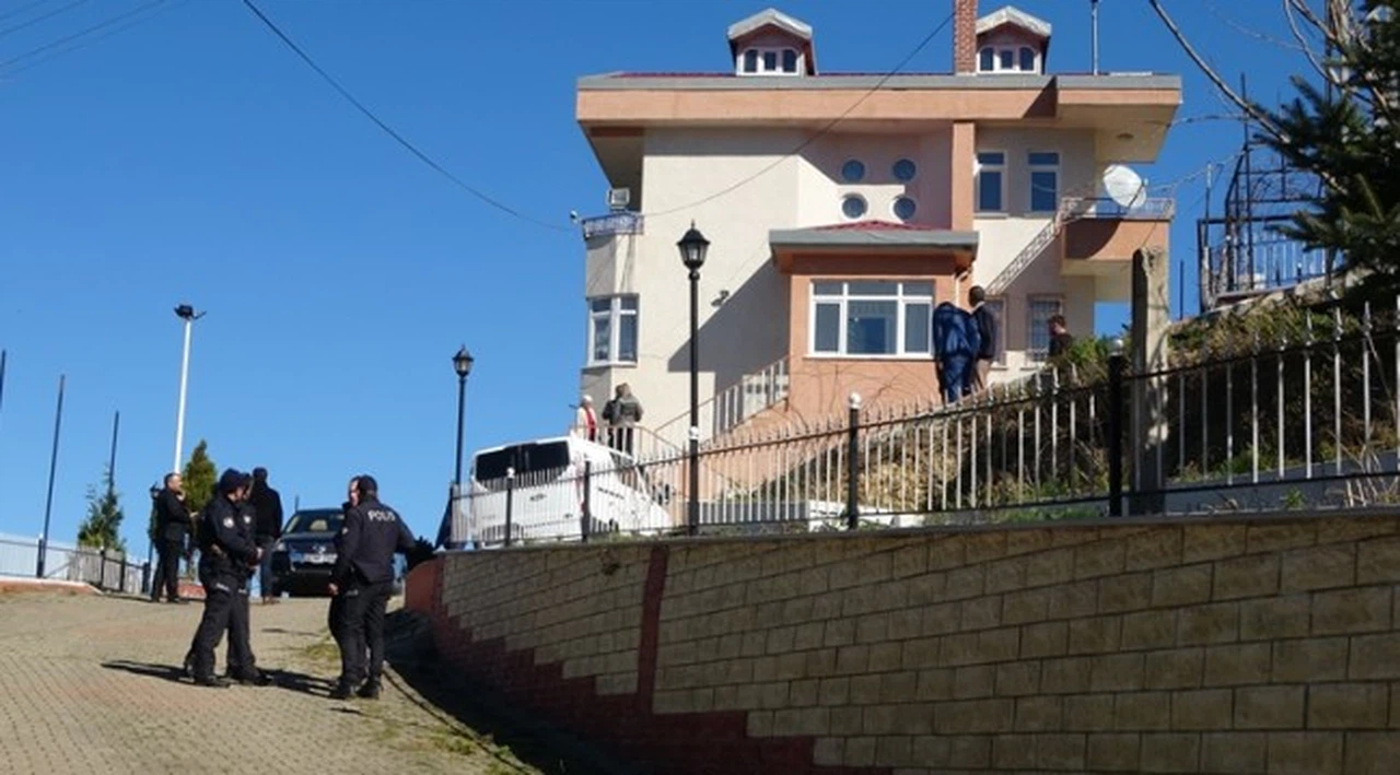 Eski belediye başkanı 1 kişiyi vurdu, 2 akrabasını rehin aldı