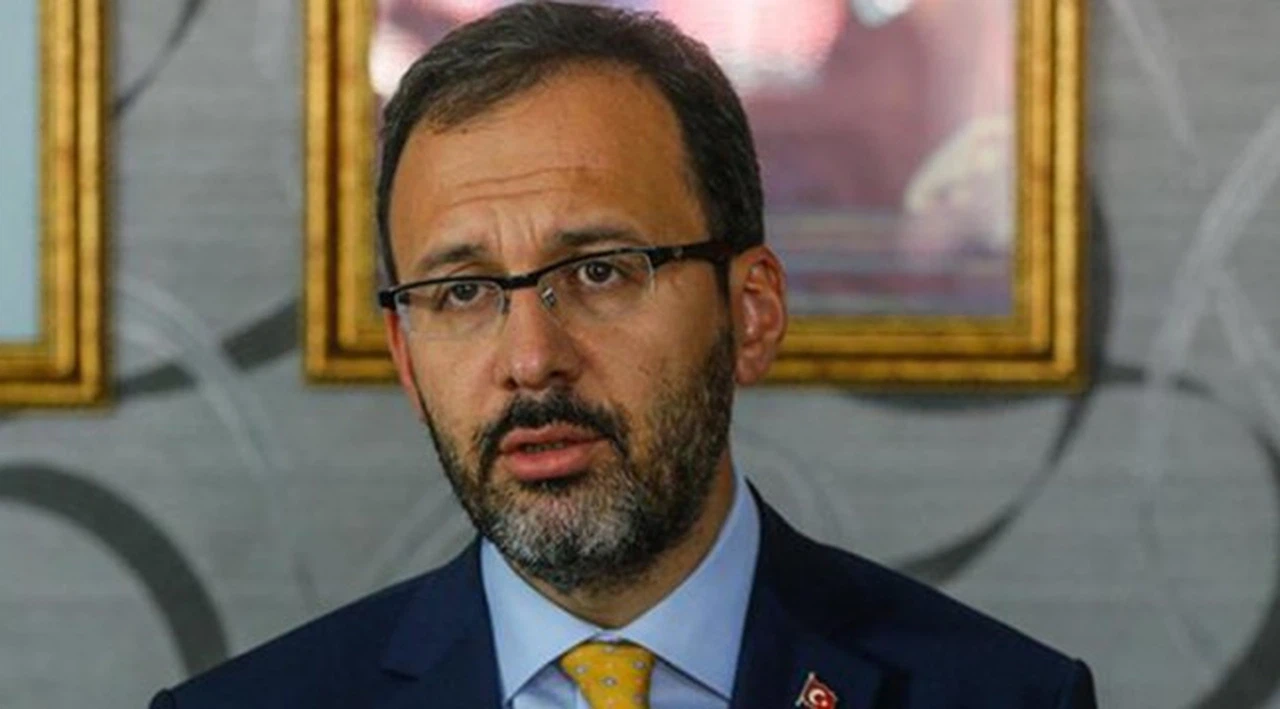Gençlik ve Spor Bakanı: Şu an liglerin ertelenmesi gündemimizde değil