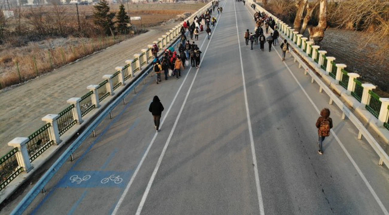 Göçmenler akın akın sınıra gelmeye devam ediyor