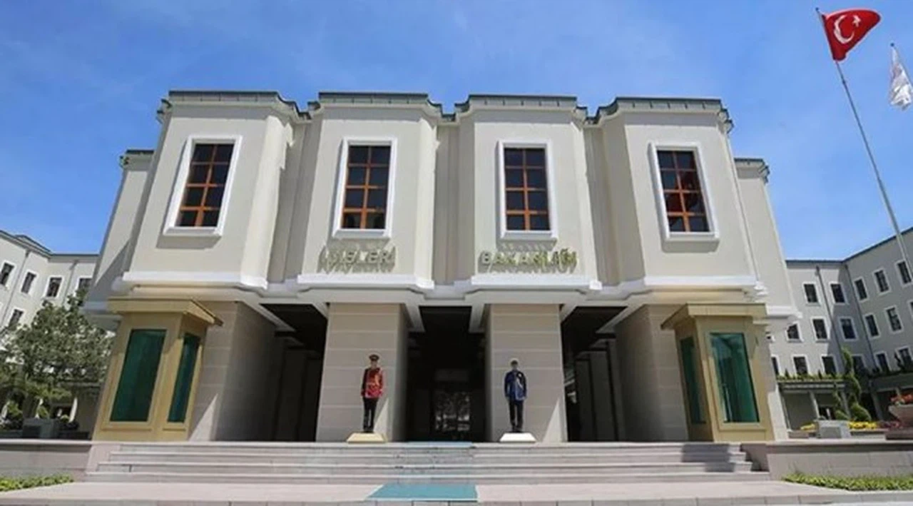 İçişleri Bakanlığı'ndan sokağa çıkma yasağı olanların maaş ödemeleriyle ilgili açıklama