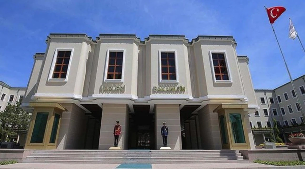 İçişleri Bakanlığı'ndan toplu taşıma ve marketlere Korona ayarı