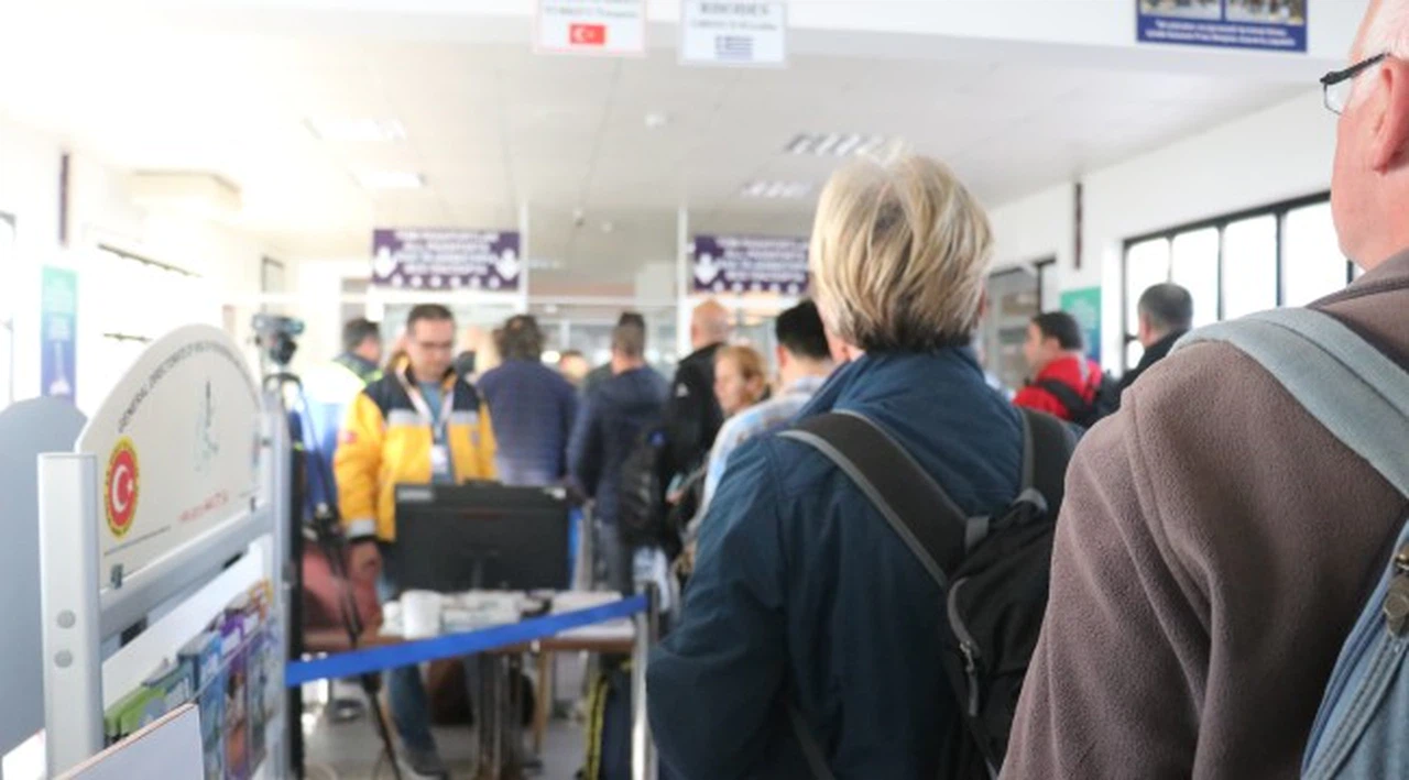 Marmaris limanın gelen yolcu girişine termal kamera takıldı