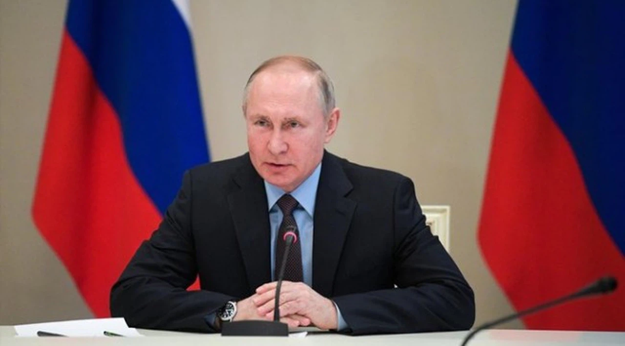 Putin koronavirüsle mücadele kapsamında gelecek haftayı 'ücretli tatil' ilan etti