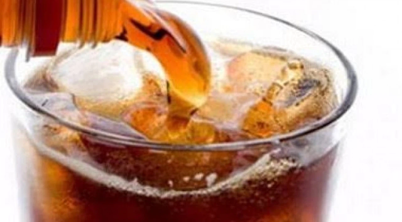 Resmi Gazete'de yayımlanan kararla kolalı içeceklerin ÖTV oranı yüzde 35'e çıkarıldı