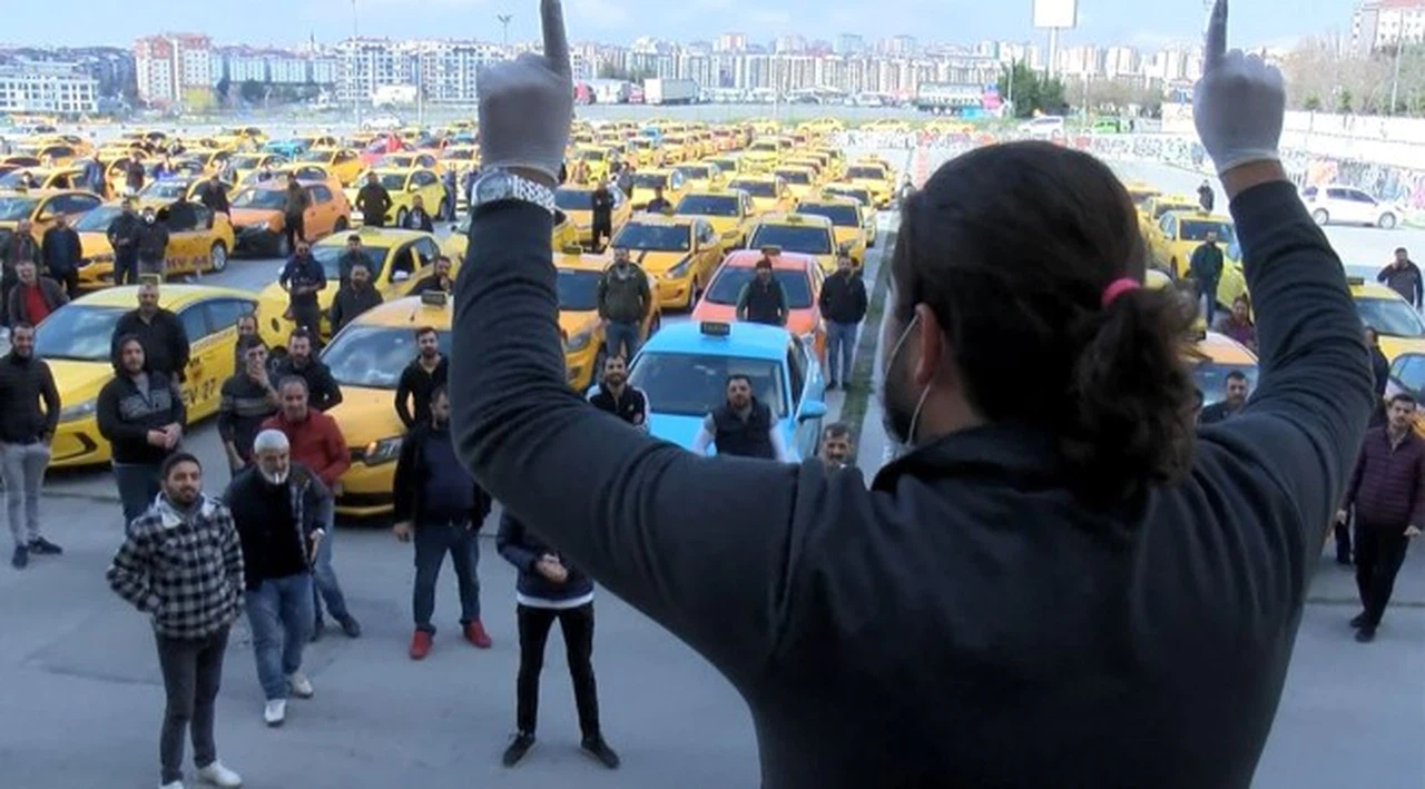 Taksiciler "Koronavirüs yüzünden işler azaldı" diyerek eylem yaptı