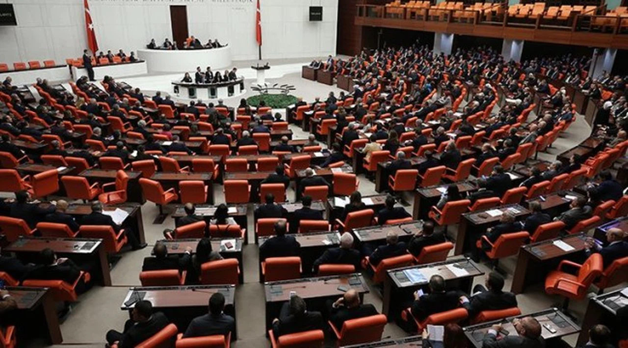 TİP'li vekiller oturumu terk etti: 'Neyi, kimden saklıyorsunuz?'