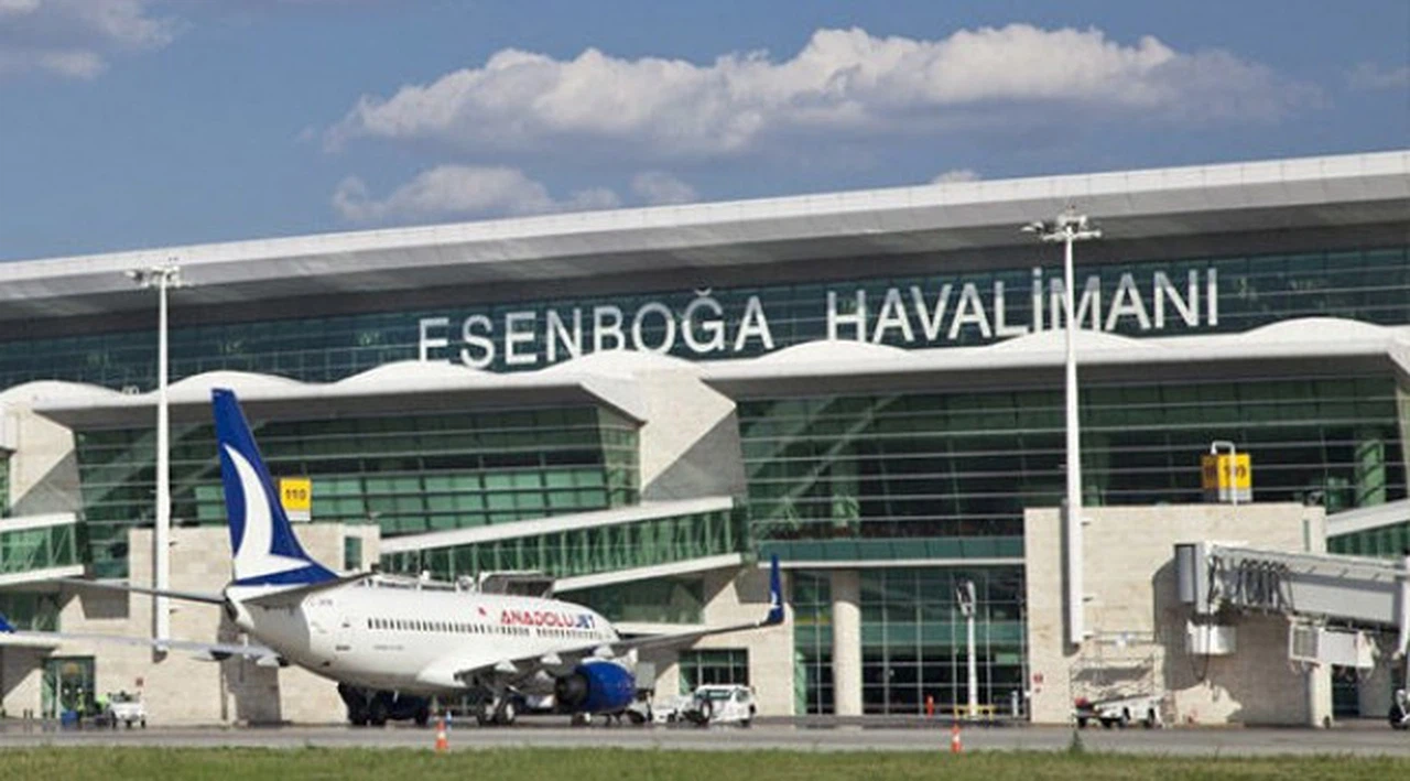 Umre yolcularını taşıyan 4 uçak daha Esenboğa Havalimanı’na indi