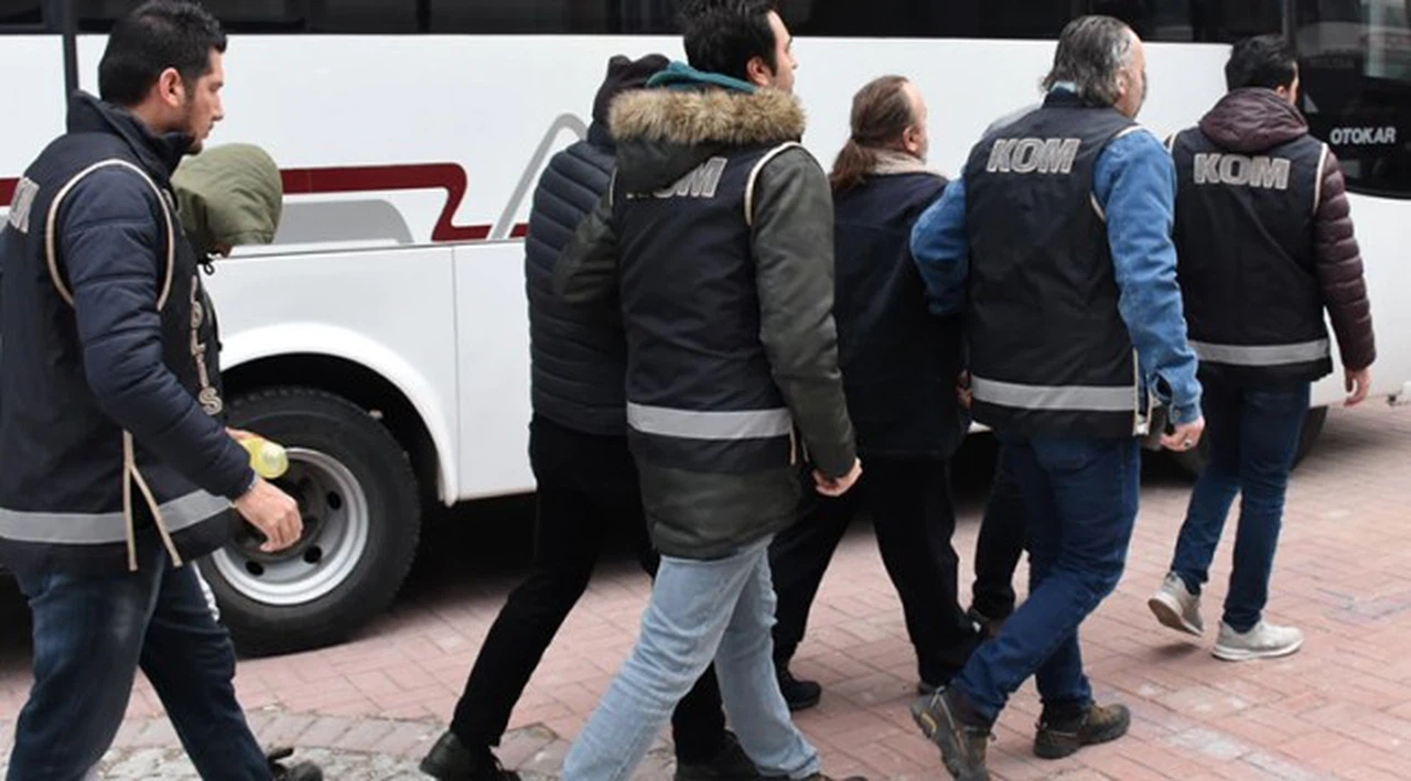 65 ilde sahte dezenfektan ve maske üretenlere 288 operasyon düzenlendi; 462 kişi gözaltına alındı