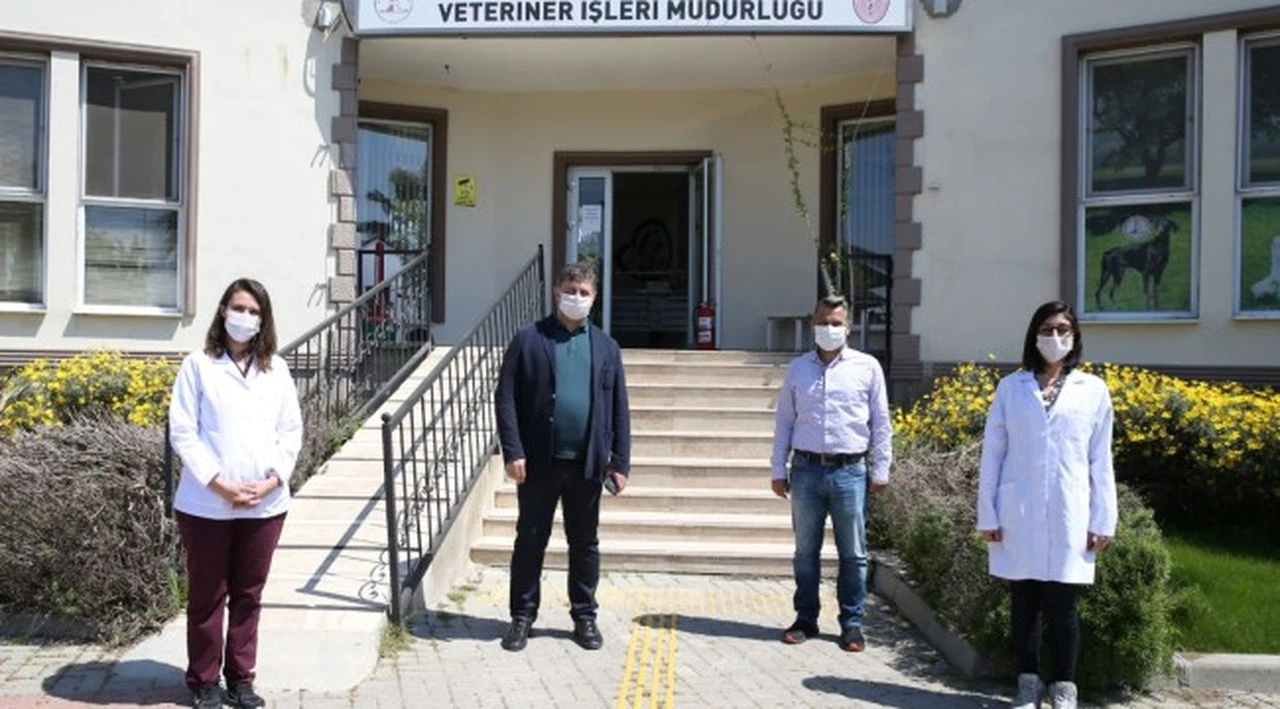 Başkan Tugay'dan veteriner hekimlere anlamlı ziyaret
