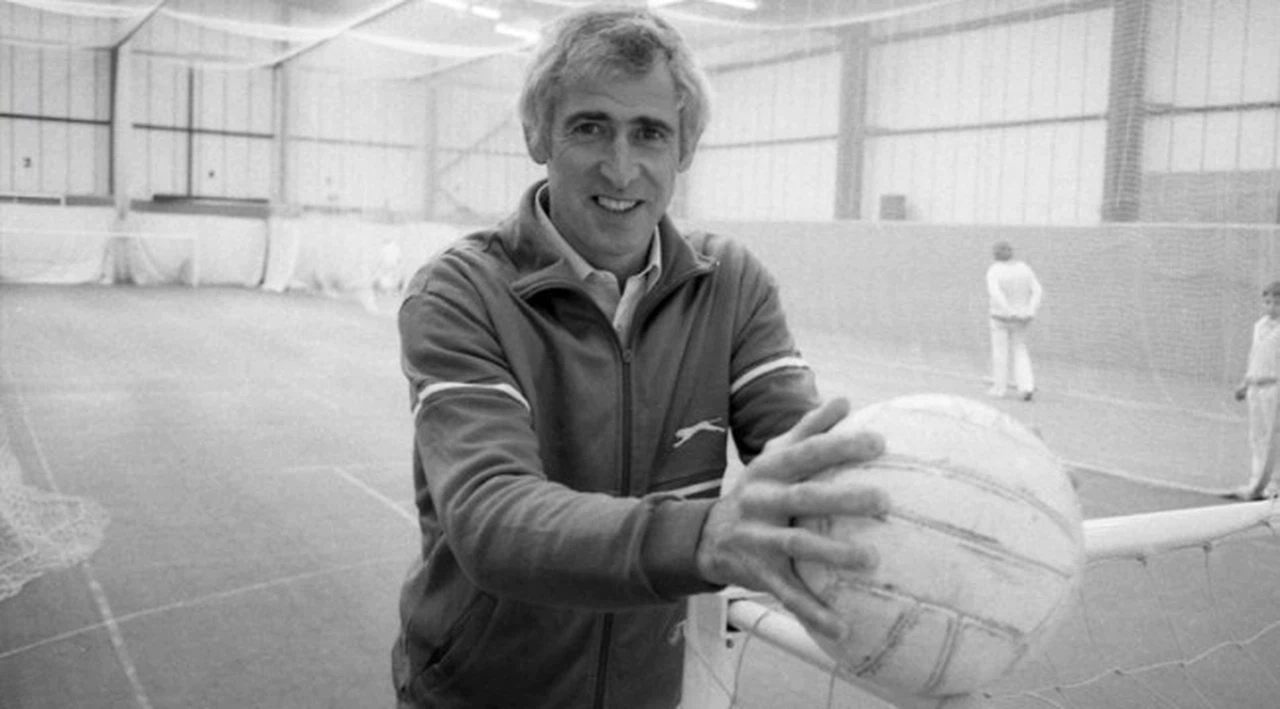 Chelsea'nin 'Kedi' lakaplı efsane kalecisi Peter Bonetti, hayatını kaybetti