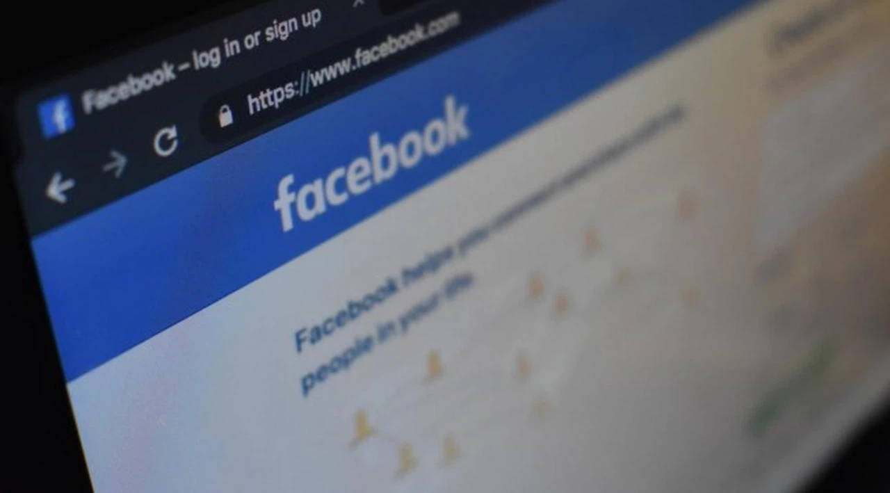 Facebook, Zoom’a rakip oldu: Aynı anda 50 kullanıcı görüntülü konuşabilecek