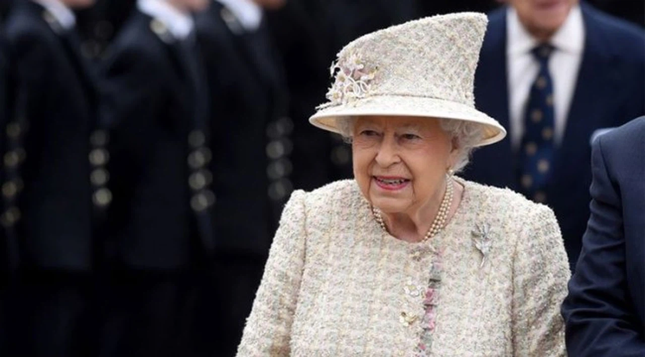 İngiltere Kraliçesi Elizabeth ulusa sesleniyor: Başaracağız ve bu başarı hepimize ait olacak