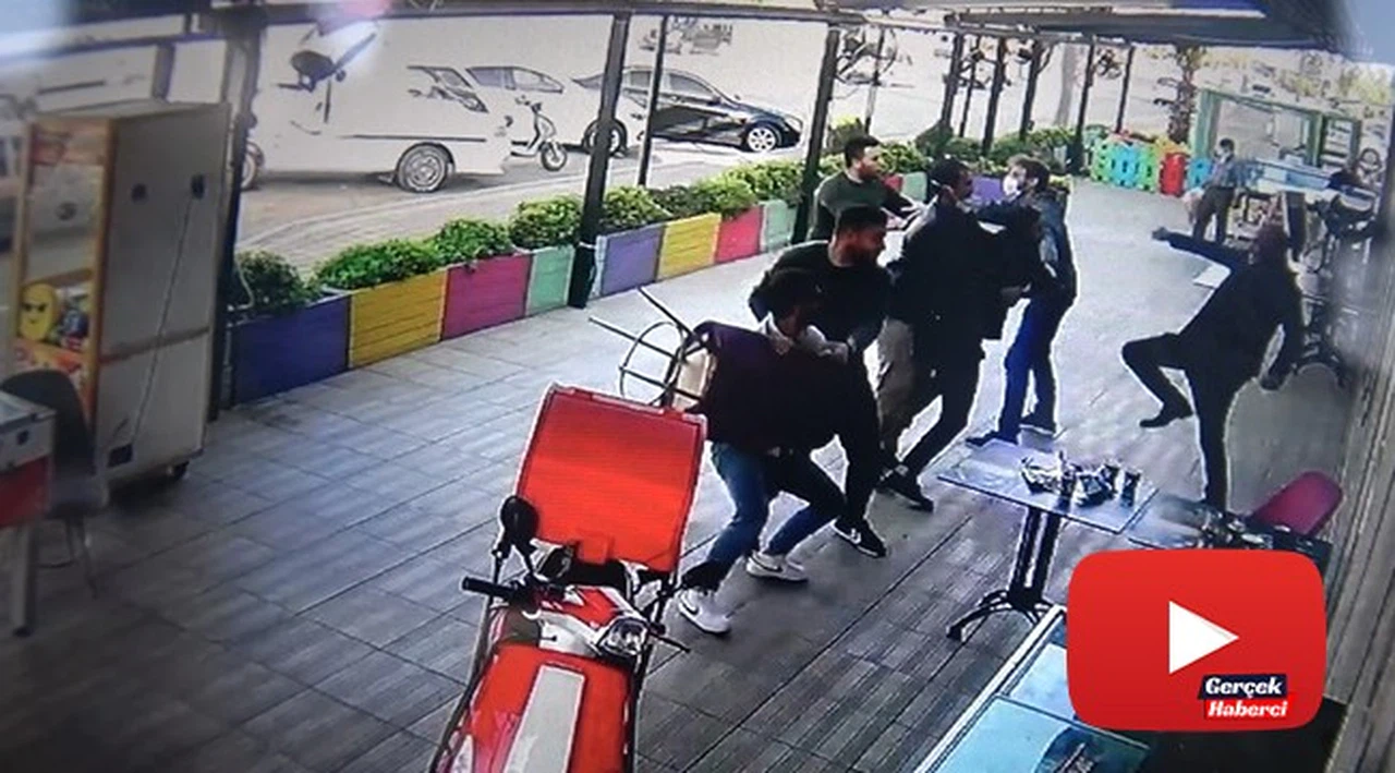 Maske kavgası sosyal mesafe dinlemedi, sandalyeler havada uçuştu