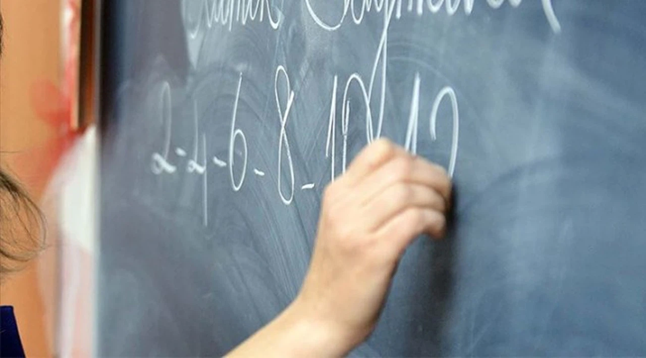Öğretmenlerin ek ders ve saatlerine ilişkin karar Resmi Gazete'de