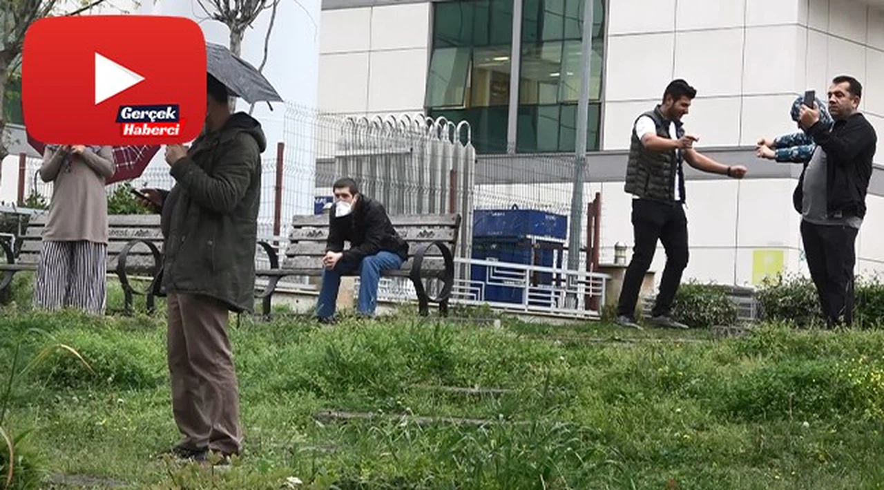 Sağlıkçılara balkondan konser verdi, polis geldi sosyal mesafeye dikkat çekti