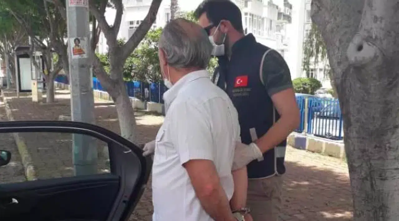 Fırat Erez, 'dini değerleri aşağılamaktan' gözaltına alındı