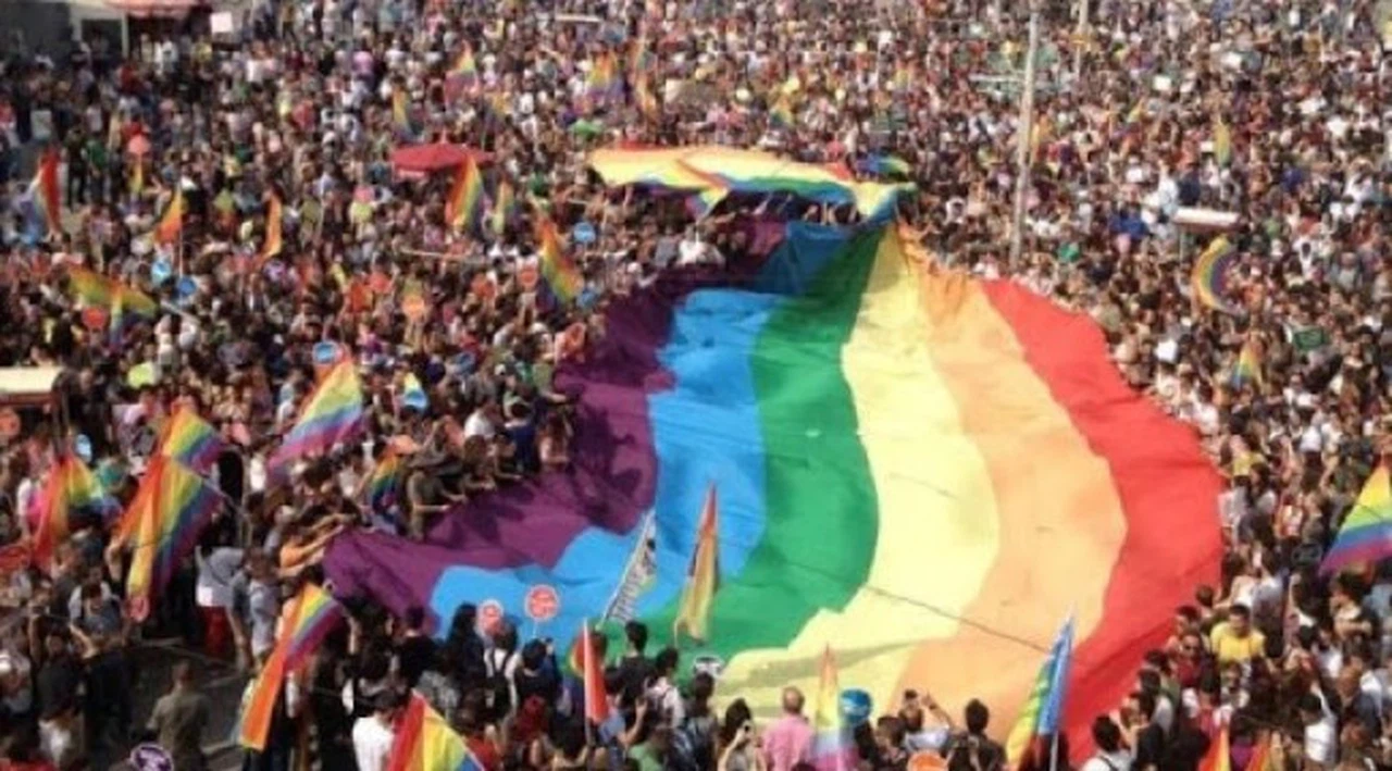 Global Pride: Onur Yürüyüşü, Koronavirüs salgını nedeniyle bu sene dijital ortamda gerçekleşecek