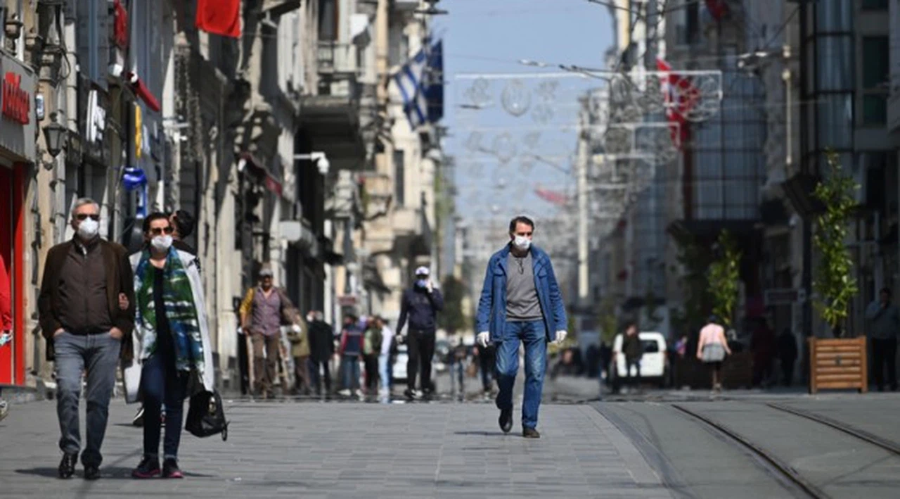Koronavirüs araştırması: 10 kişiden 6'sı sinemaya gitmek için, 10 kişiden 9'u yurt dışı tatili için en erken 8 ay bekleyecek
