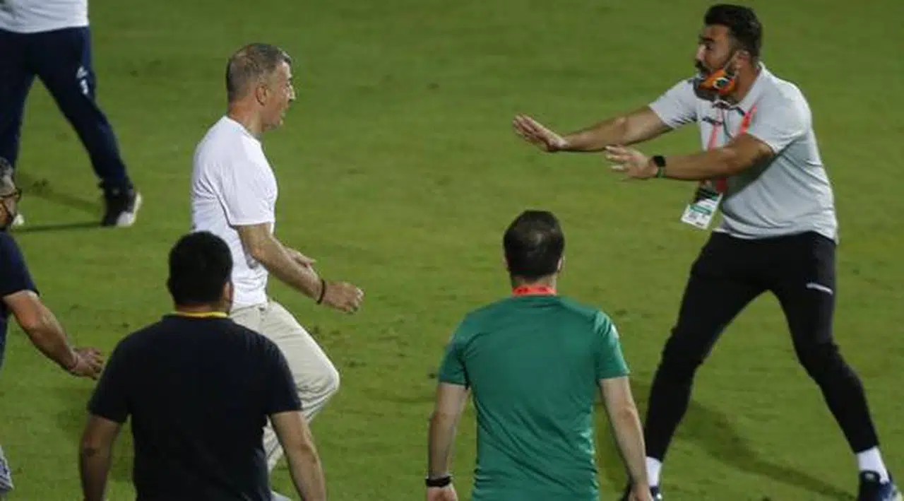 Ahmet Ağaoğlu beraberlik sonrası çılgına döndü; Alanyaspor çalışanlarına saldırdı!