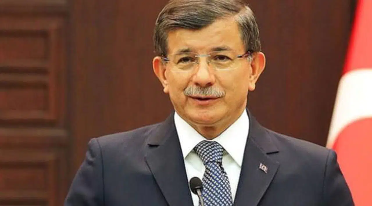 Ahmet Davutoğlu: Nerden baksan tutarsızlık!