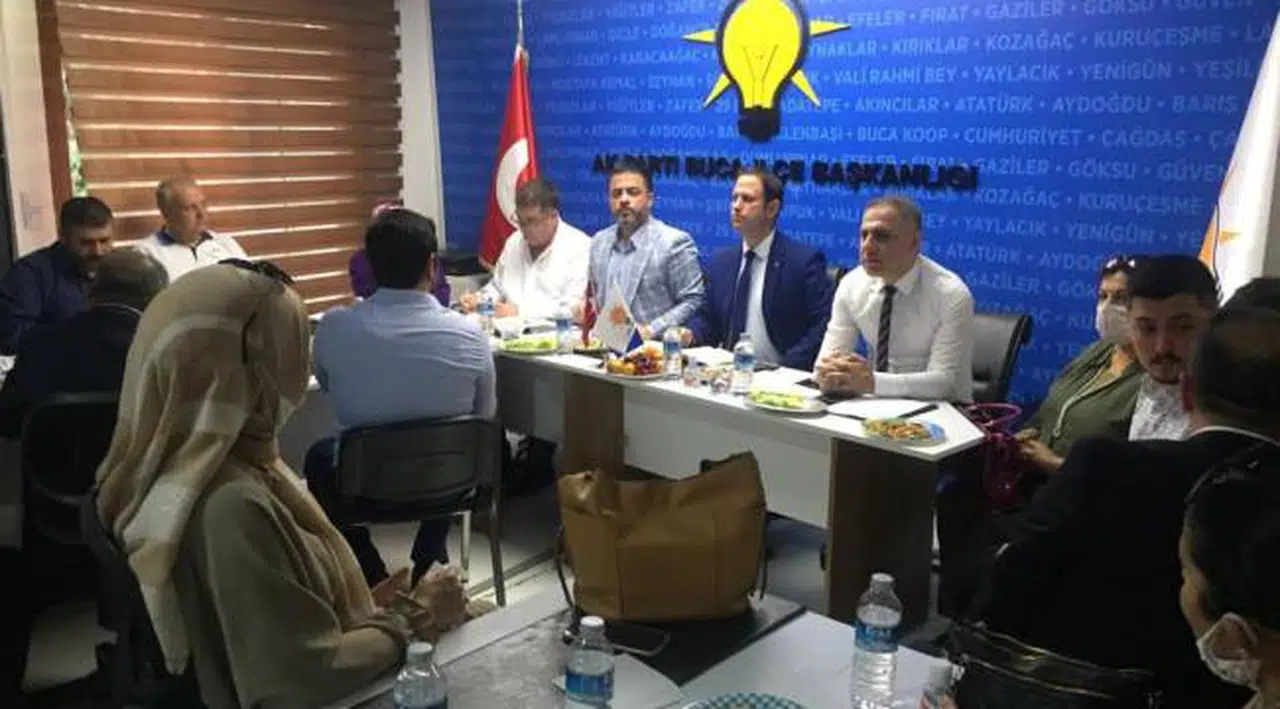 AK PARTİ BUCA YÖNETİM KURULU İLK TOPLANTISINI YAPTI