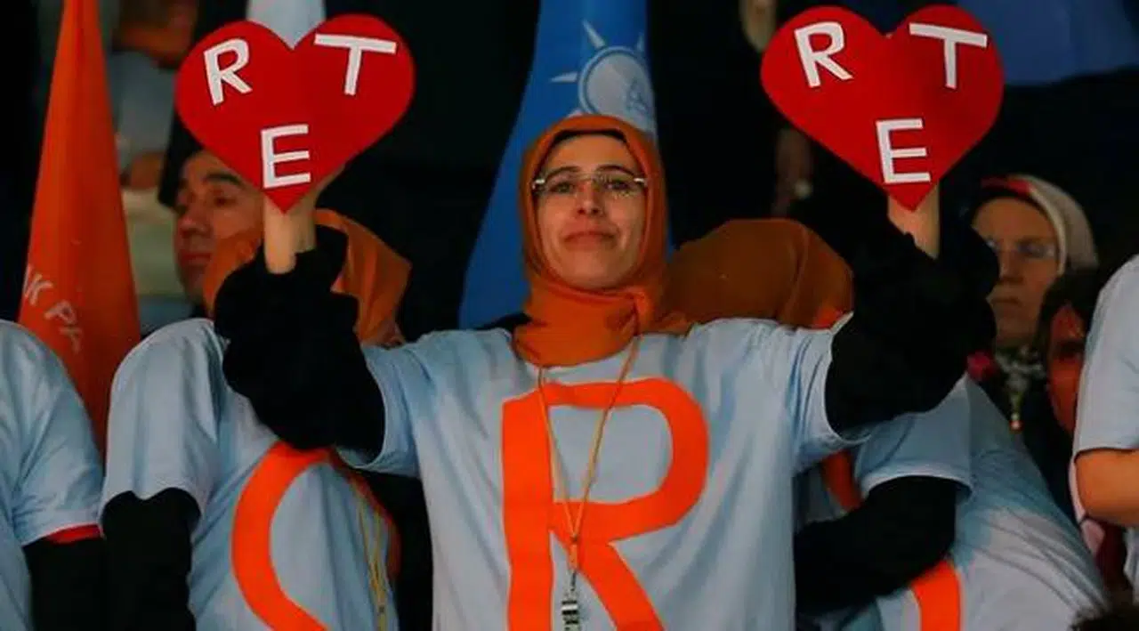 AK Parti İstanbul İl Başkanlığı'ndan '100 bin yeni üye' kampanyası