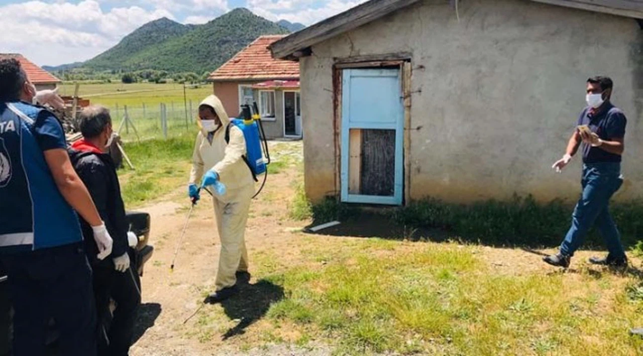 Bayram ziyaretine giden kişi 11 kişiye koronavirüs bulaştırdı